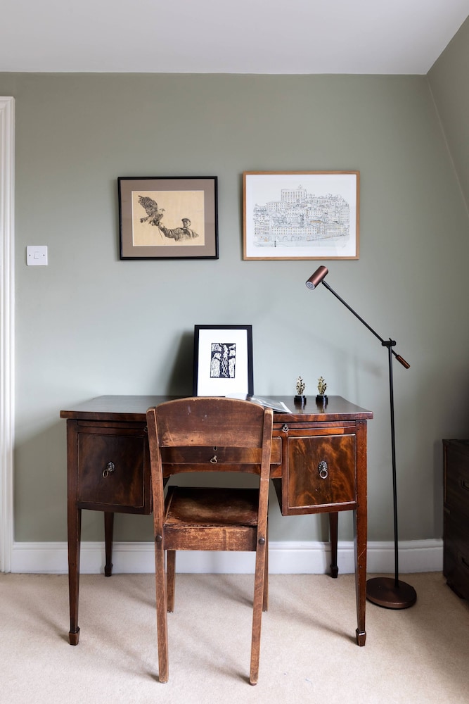 Poplar Grove II by Onefinestay