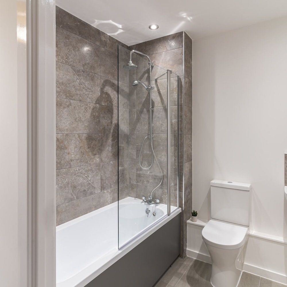 Host Stay 52 Waterside Place view 4