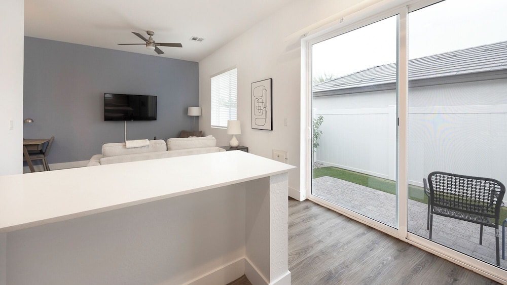 Landing Apartments Phoenix - Maryvale Village