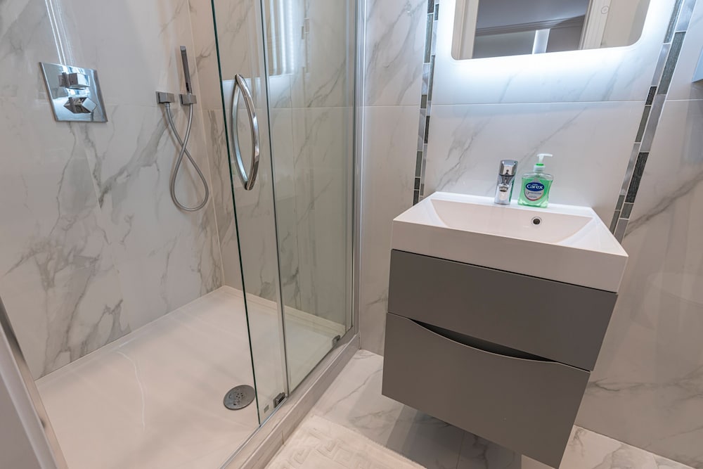 Luxury Apartments Near Harrods and the Science Museum