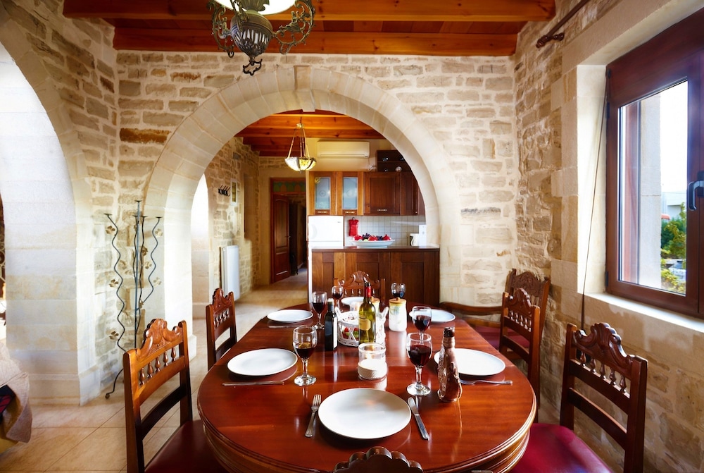 disCrete Villa Loutra en Rethymno — dining