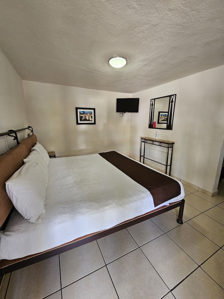 Hotel Ejecutivo Aeropuerto Morelia - Property Image 45