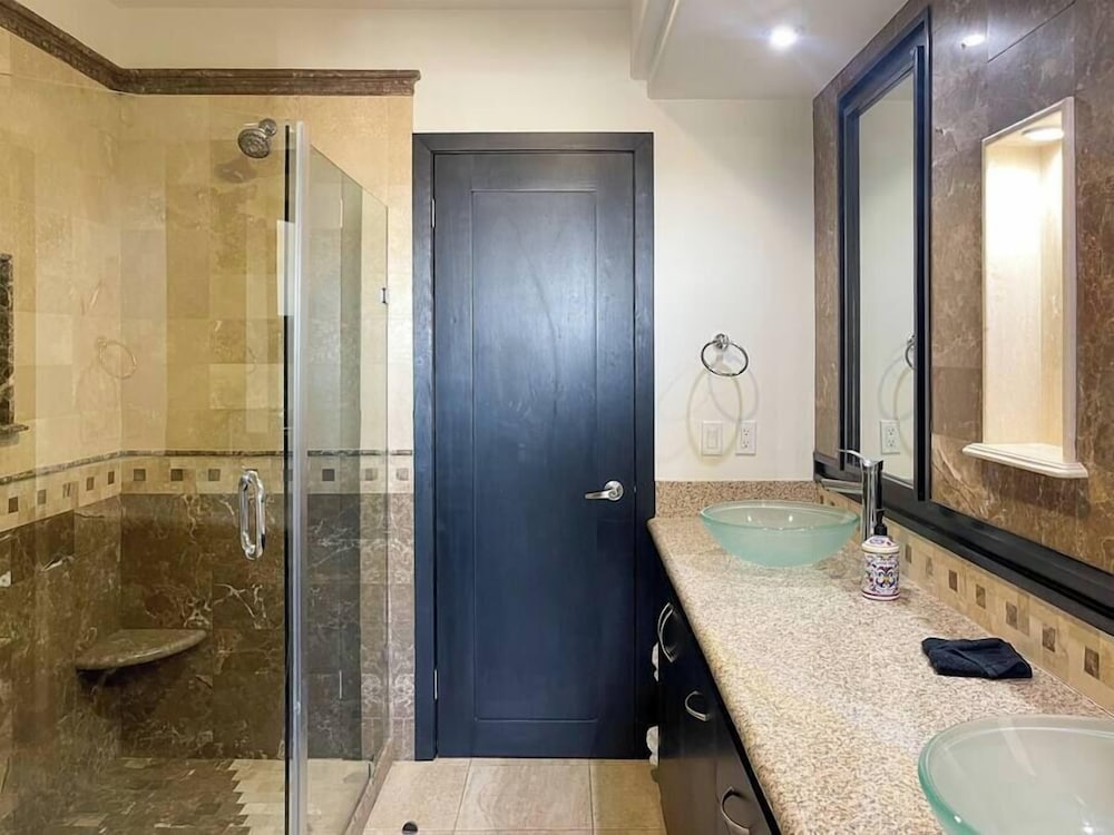 Amazing Location Close to it all Great Price