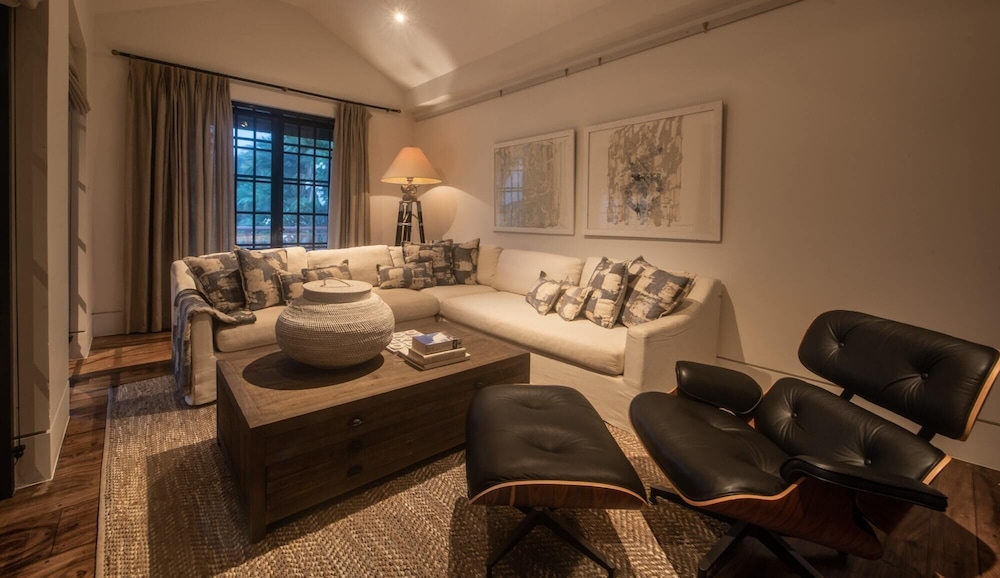 No77 Leyn Baan The One Group of Hotels