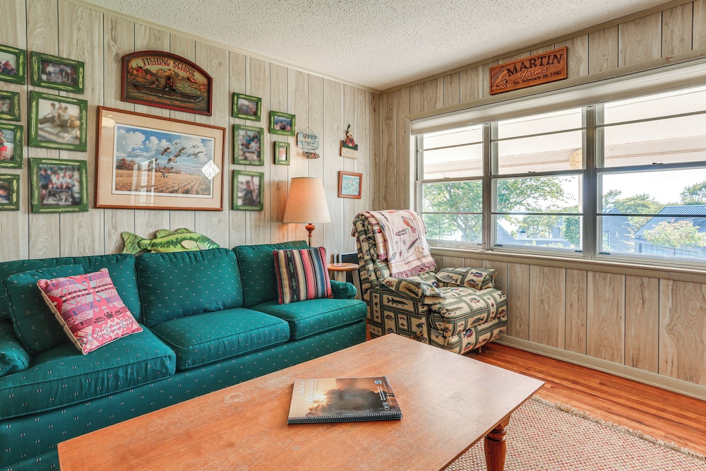 Walk to Marina: Family Home w/ Yard in Kingston