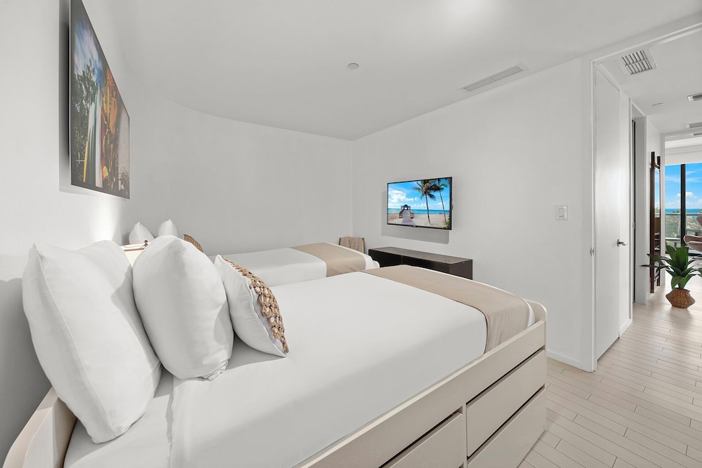 Luxury Vacation Rentals in South Beach by LRMB