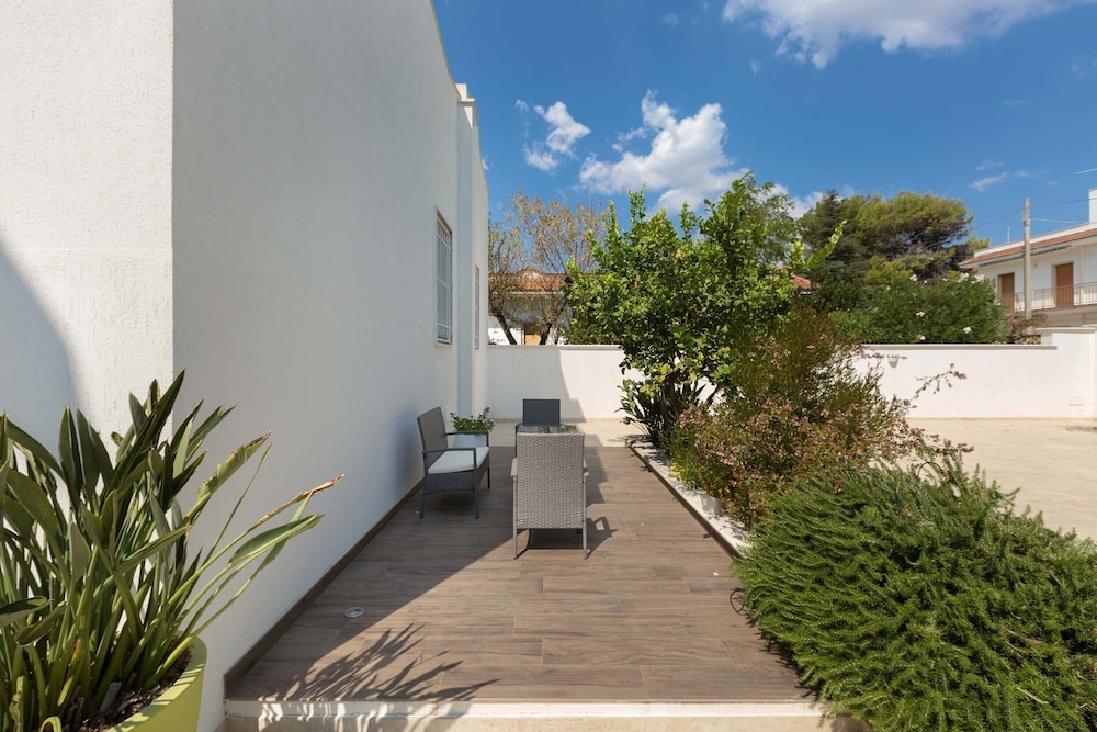Villa Oasi Marina view 4