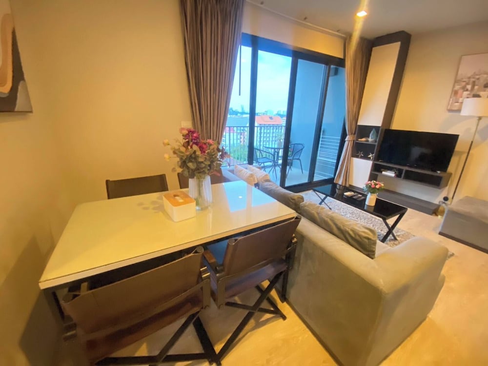 2 Bed Room At Excellent Location - Best In Class