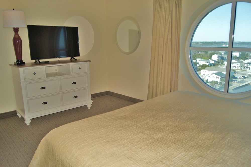 Seaside Resort 1003 3 Bedroom Condo by RedAwning