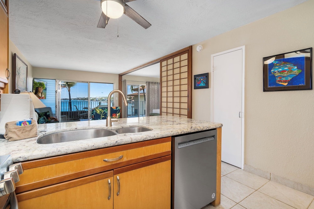 Ocean Front - Direct View of Kailua Bay - Vrkcv