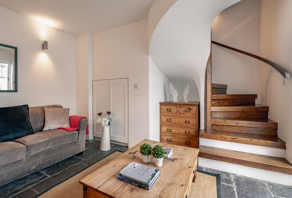 One Bedroom Apartment to Sleep 2 in the Heart of Kenmare Town