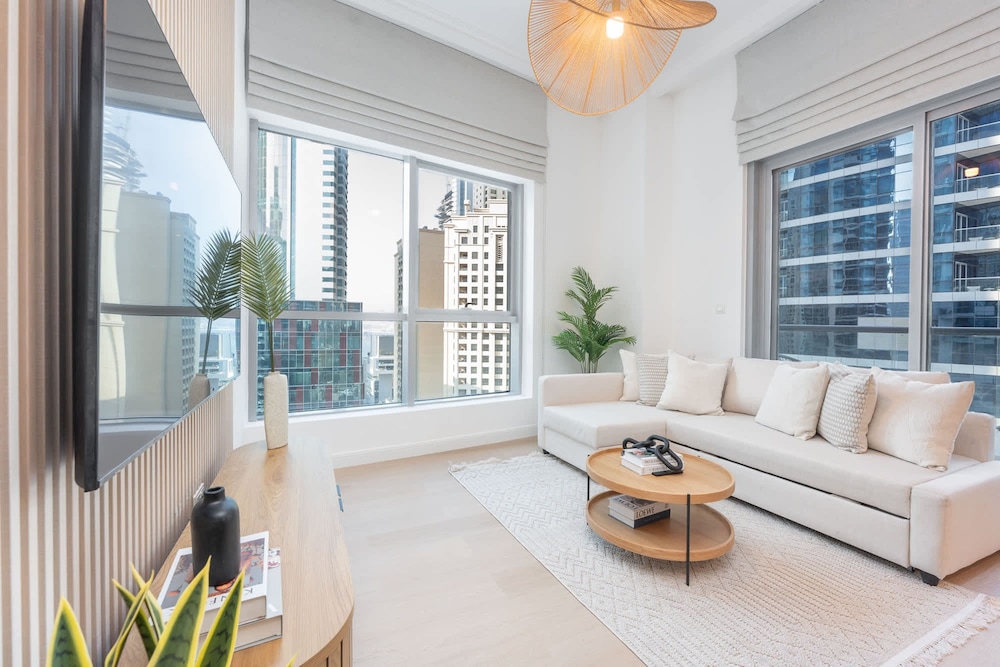 1 Bedroom That Sleeps 4 With Great City Views