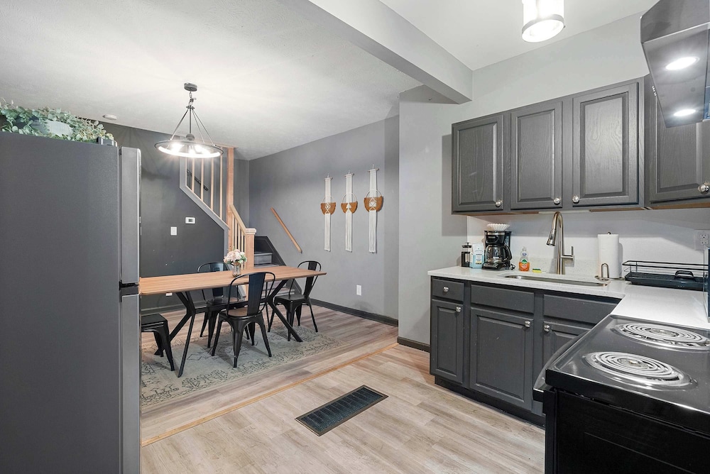 North Pearl Residences 874