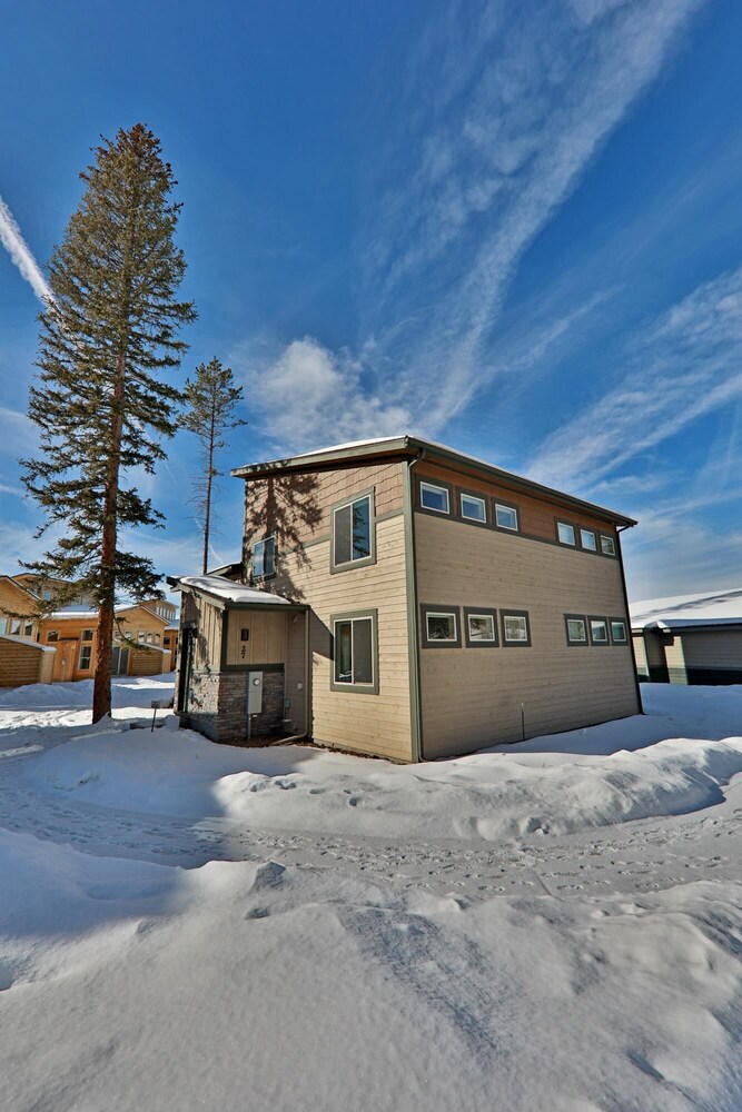 Journey Way 2 Br In Rendezvous 2 Bedroom Townhouse by Redawning