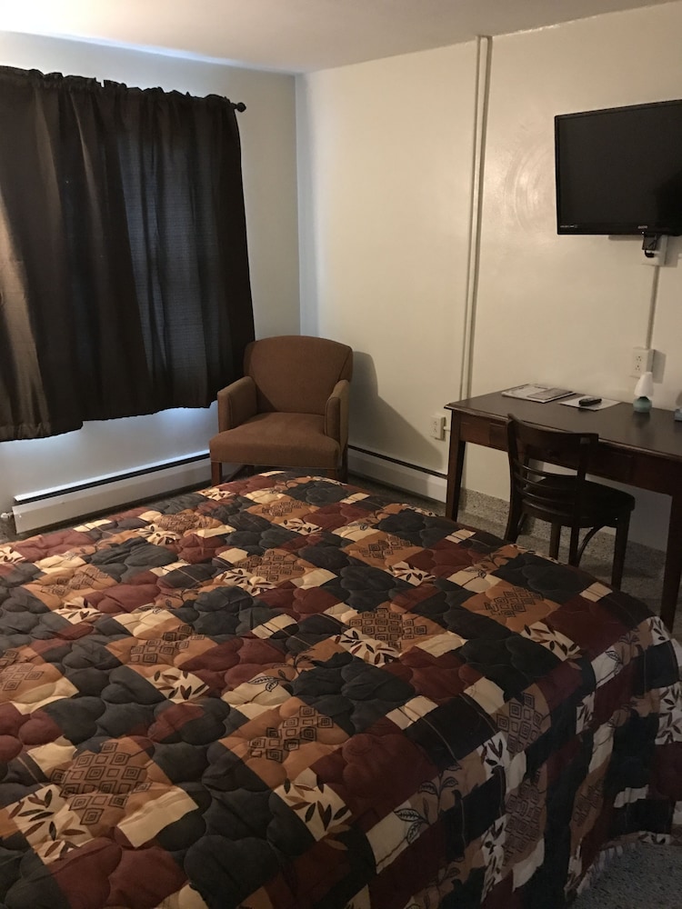 The Evergreen Motel