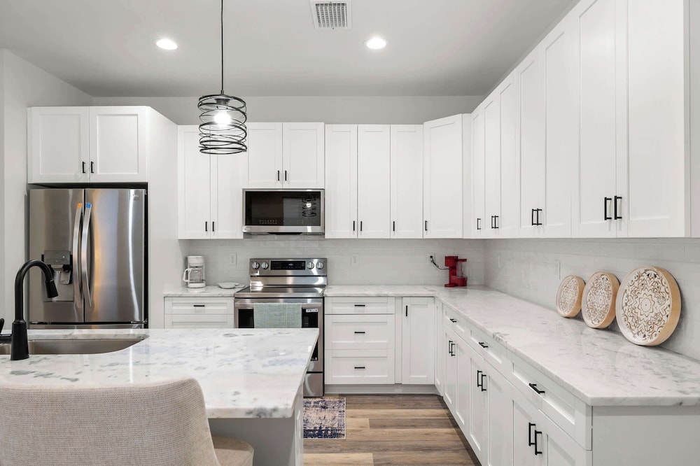 New Build in Old West 3 Bed, 2 Bath Family Rental