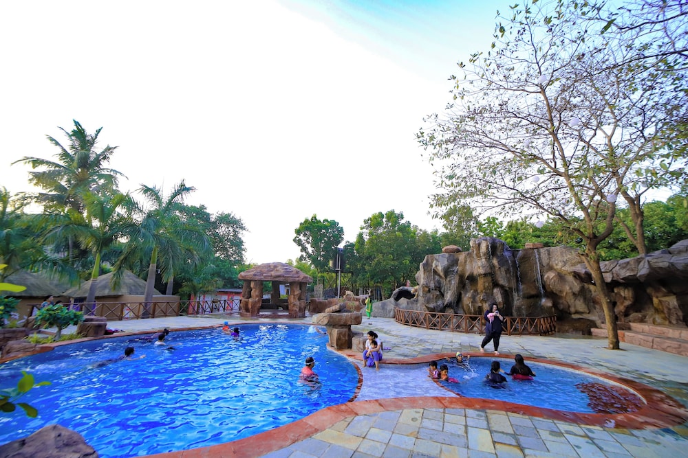 Monteria Village