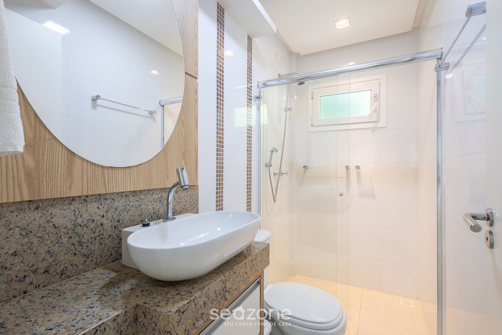 Sea View Apartment w Barbecue in Bombinhas Lga0201