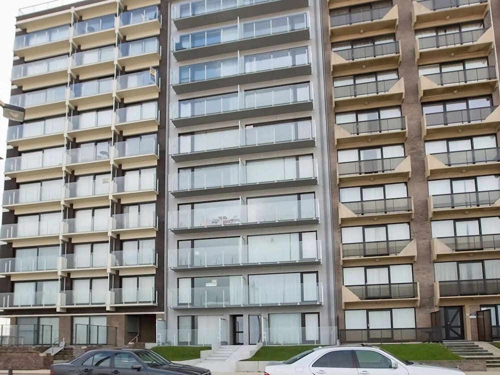 Beachfront Bliss With Parking