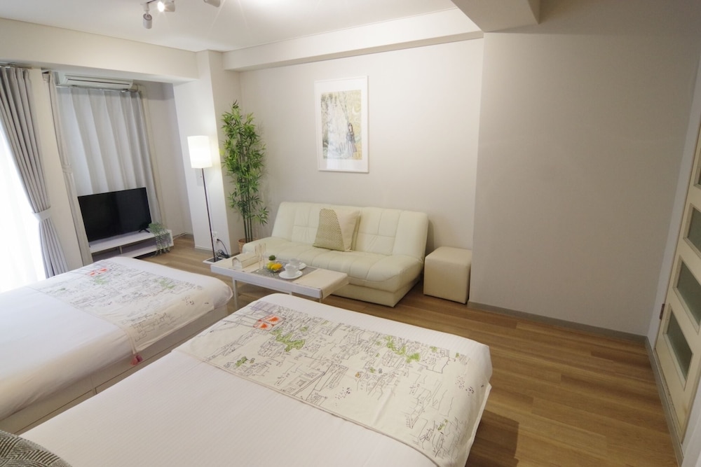 Nipponbashi Art Hotel