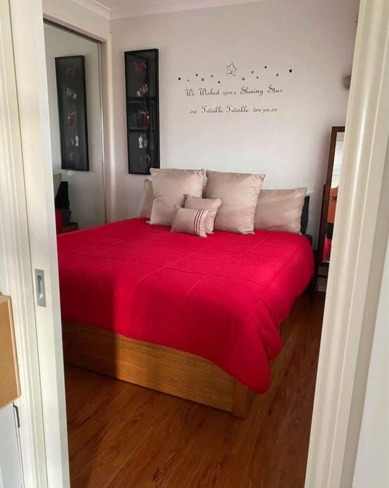Killy Dora Beachside Escape Pet Wheelchair Friendly A Modern Coastal Retreat With Accessibility in Mind