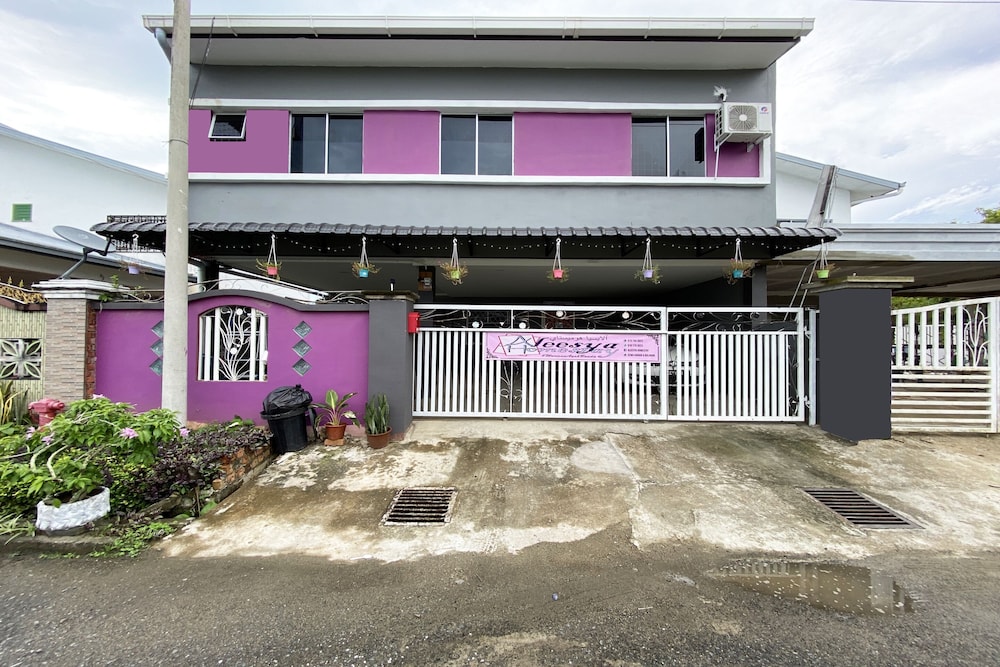 OYO 90198 Aleesya Homestay photo 1