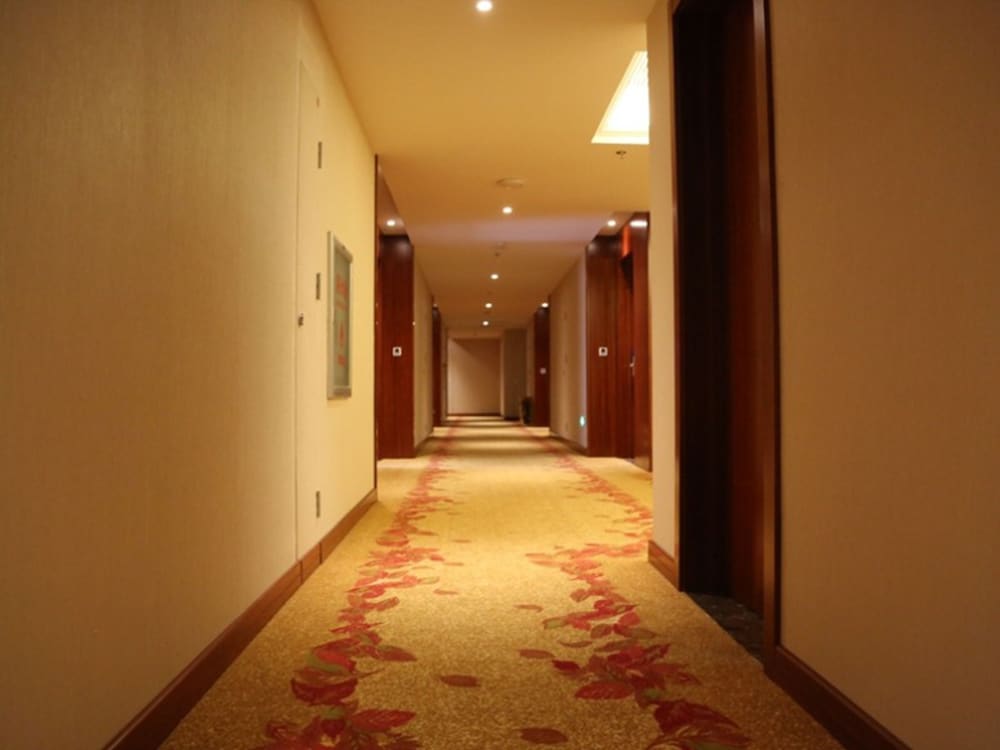 Greentree Inn Bus Station Business Hotel