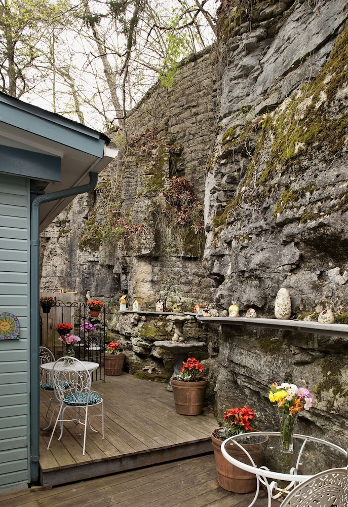 Cliff Cottage Inn - Victorian B&B and Boutique Hotel