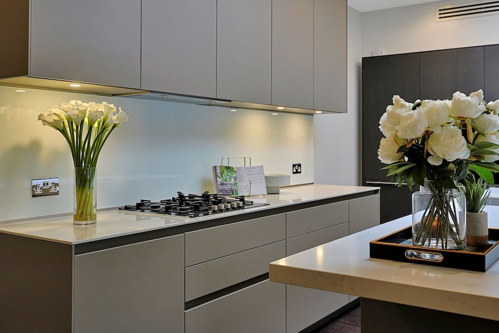 Luxe Home With Cinema Room - South Kensington