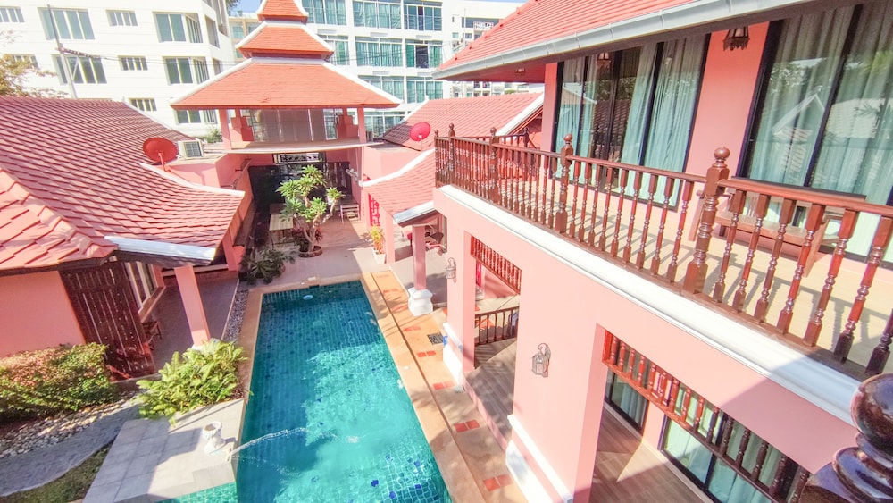 Pratamnak villa