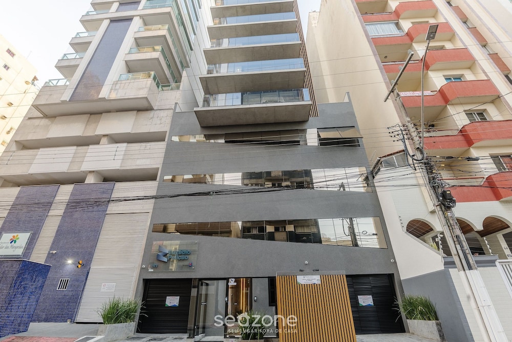 Building With New Apartments 300m From the Beach - EEP