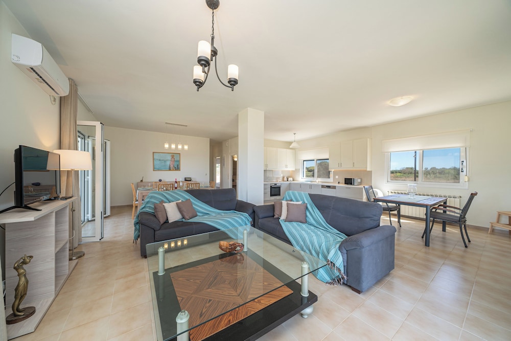 Sandoa Residence