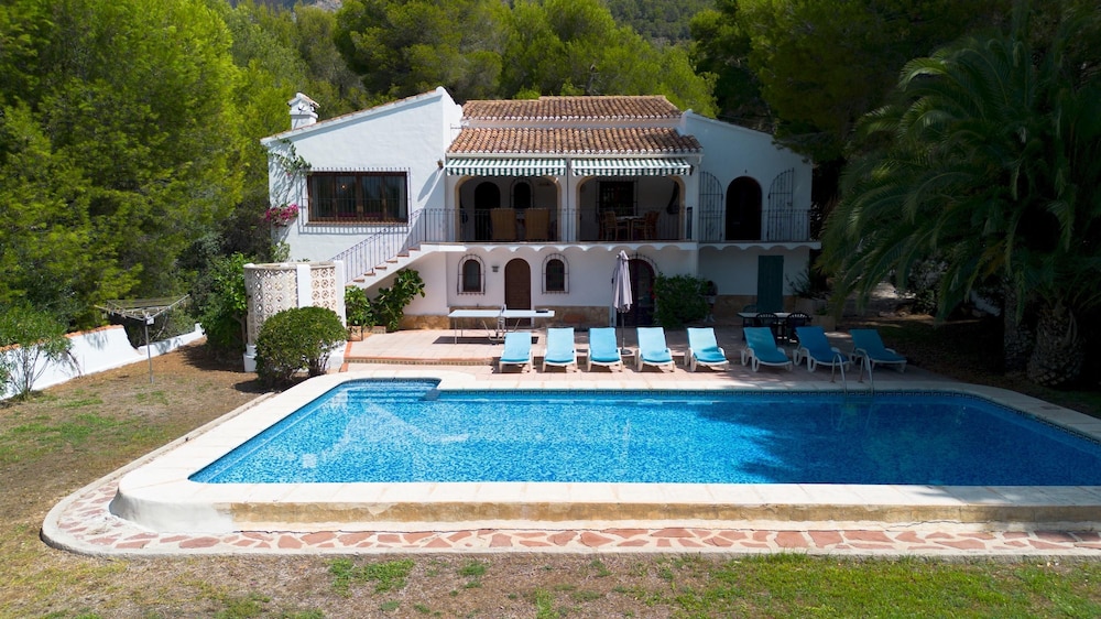 Villa Rosa in Javea With 4 Bedrooms and 3 Bathrooms