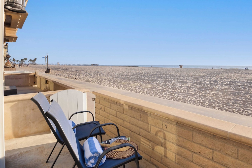 Balboa Breeze by Avantstay Beachfront Retreat + Ocean View