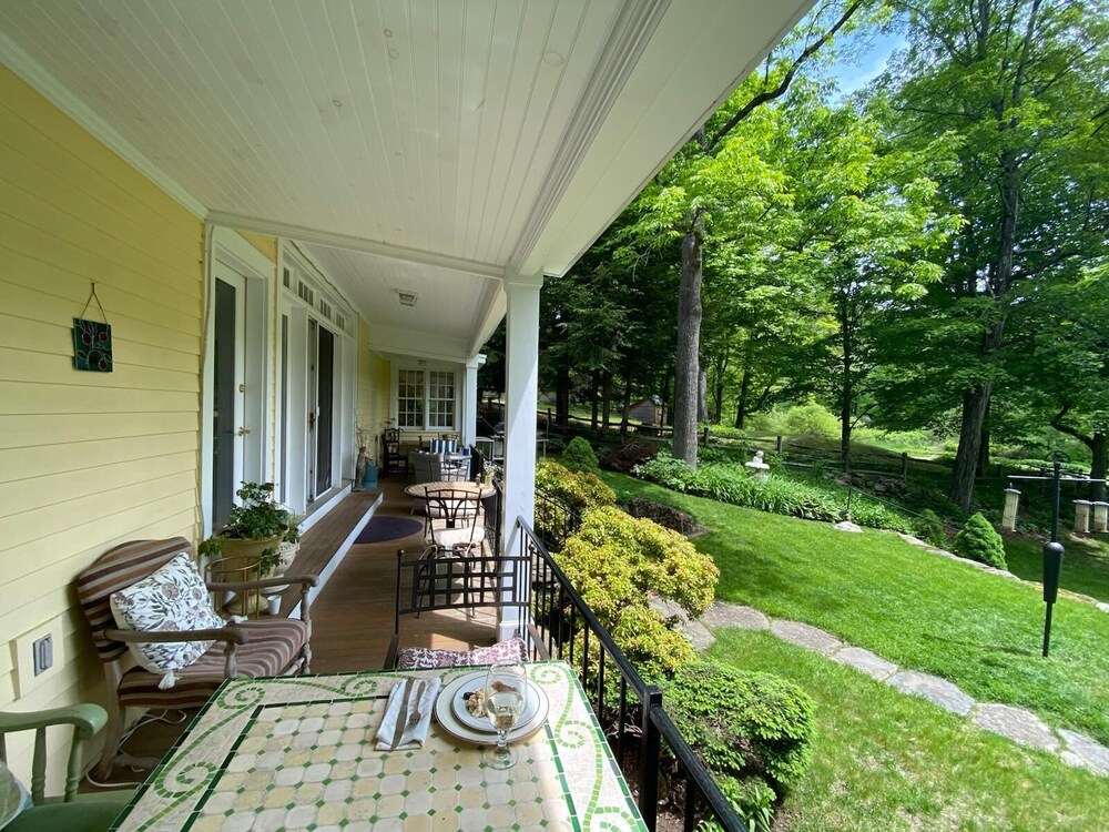 Green River Bridge Inn