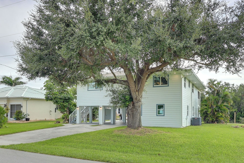 Dock + Canal View: Tranquil Escape in Punta Gorda