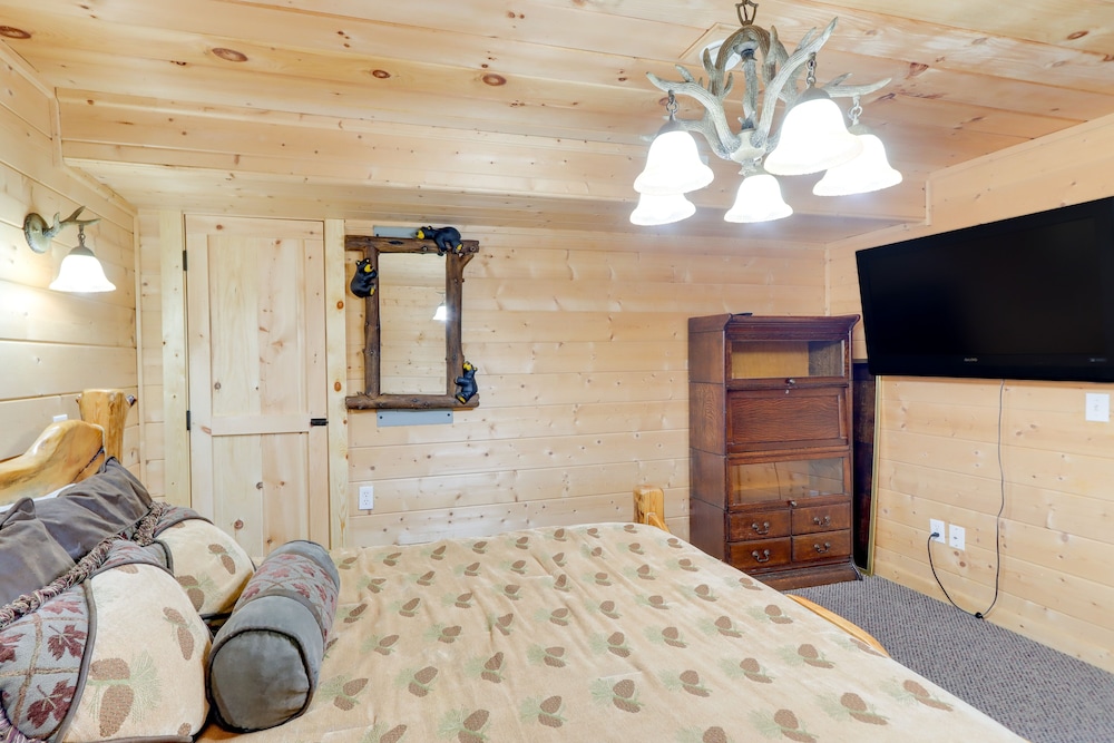 Cozy Cherry Log Cabin w/ Hot Tub & Mountain Views! view 4