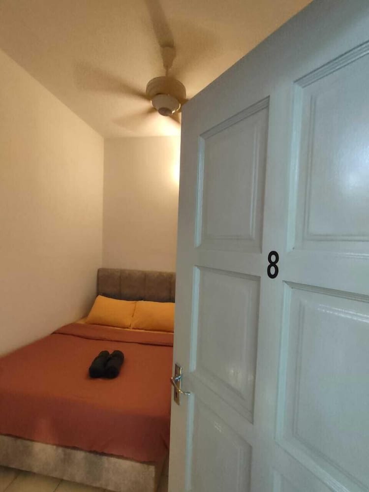 Jess Oasis Stay Tambun