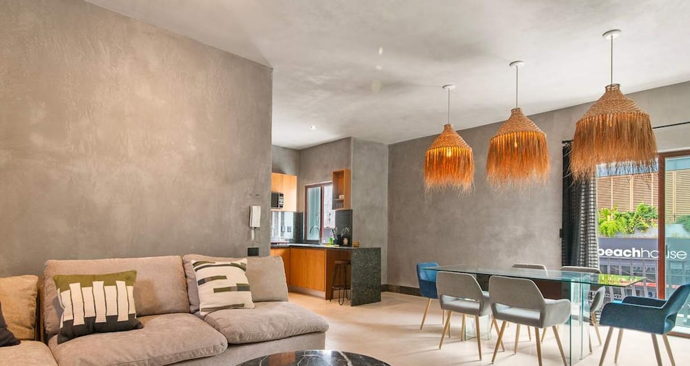 Best Spot on 5th Ave - 2BR With King Beds Style