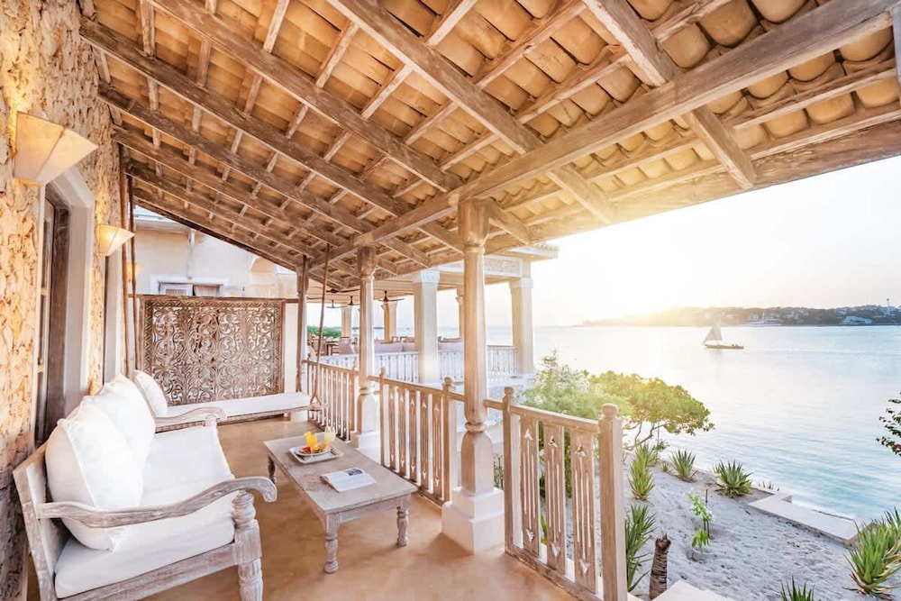 Amani House 5 Bedrooms Sleeps 10