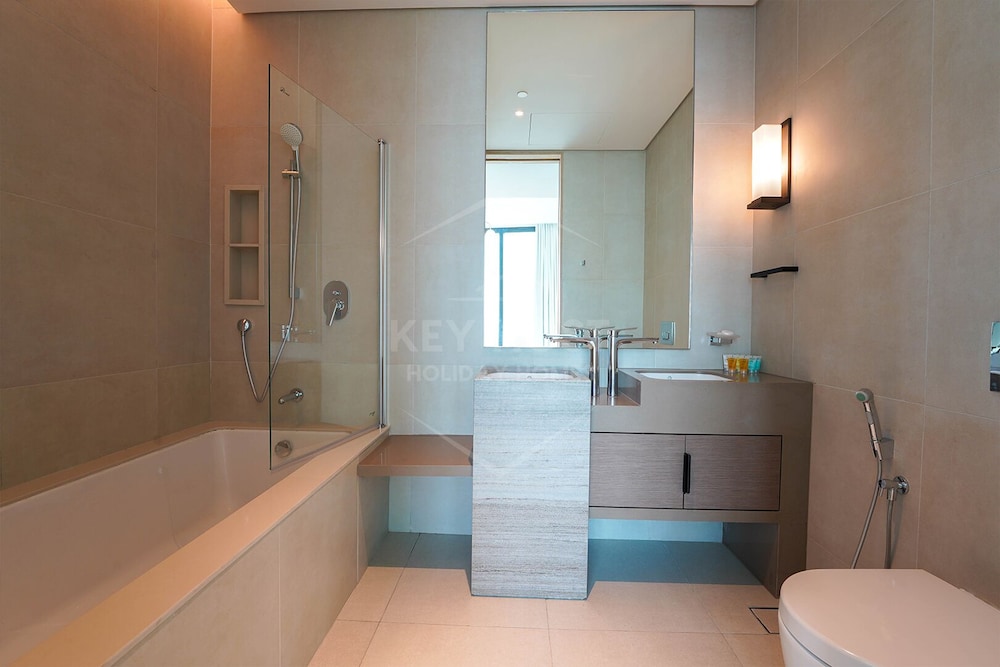 KeyHost - Address Beach Residences