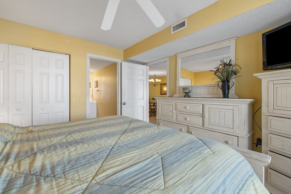 Pelican Beach 0514 2 Bedroom Condo by Pelican Beach Management view 4