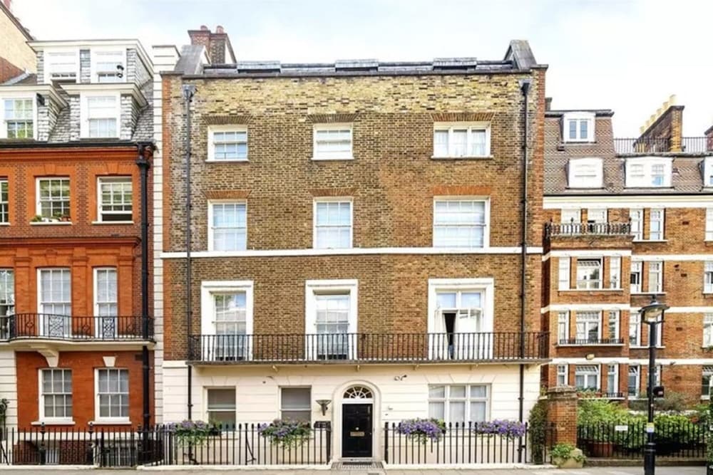 Mayfair Darley House by Viridian Apartments