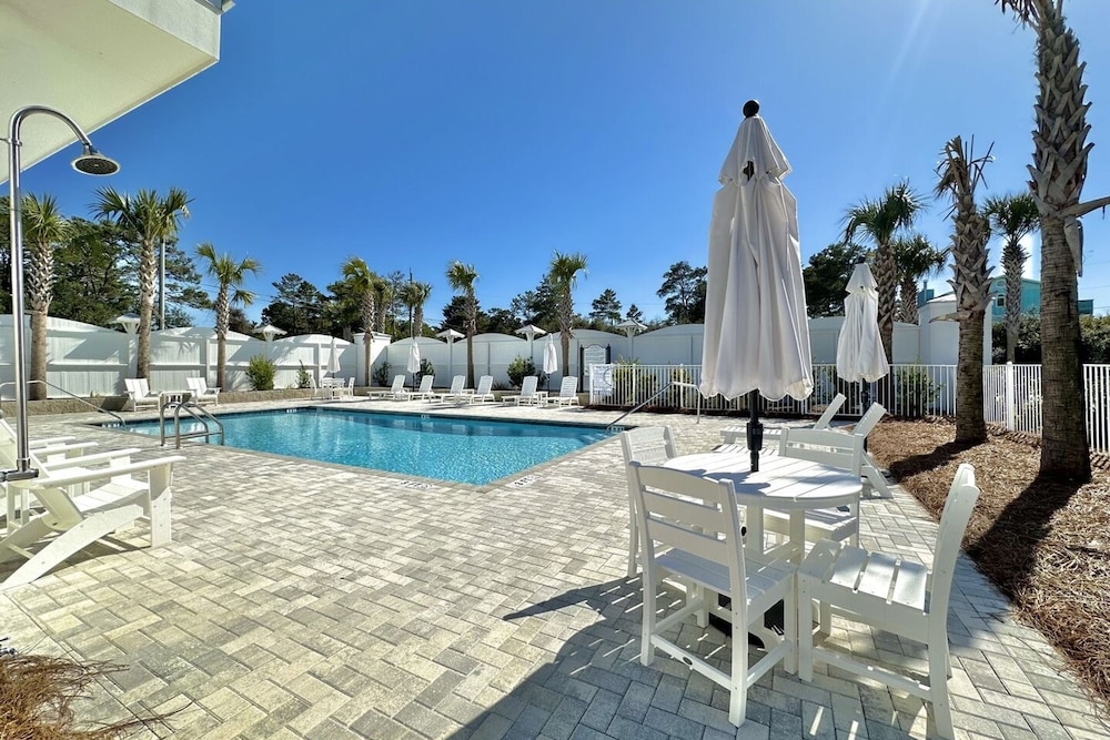 Nacho Beach House by Avantstay Inlet Beach Sleeps 8 Pool