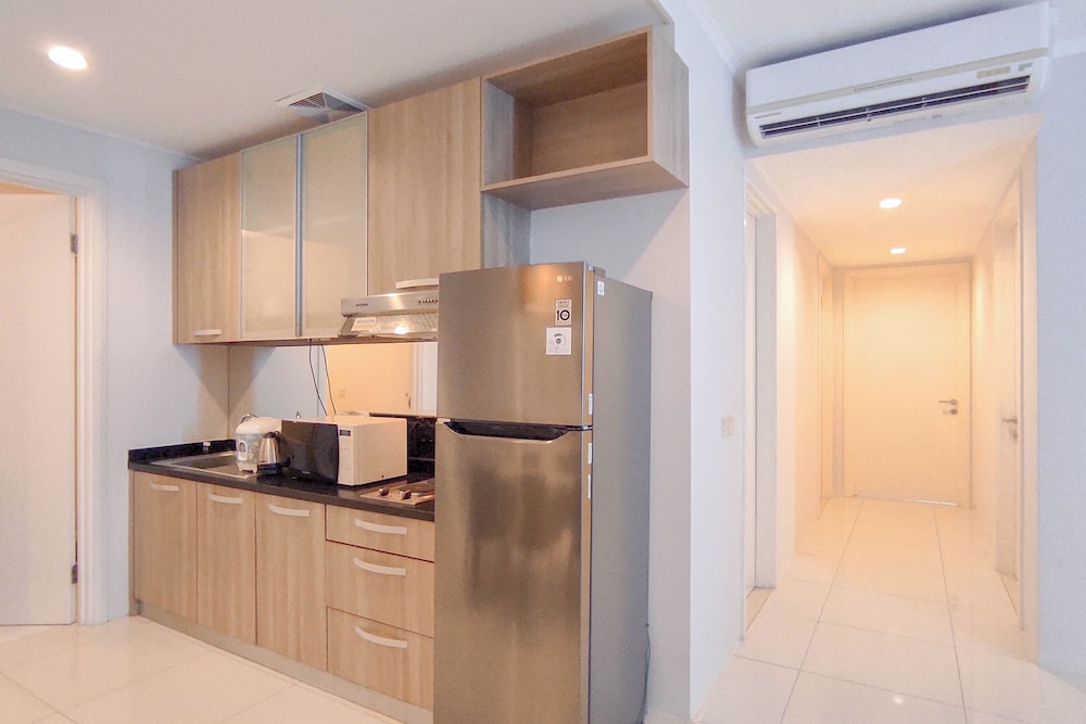 Wonderful And Relaxing 3Br At The Via And The Vue Apartment, Surabaya - 12