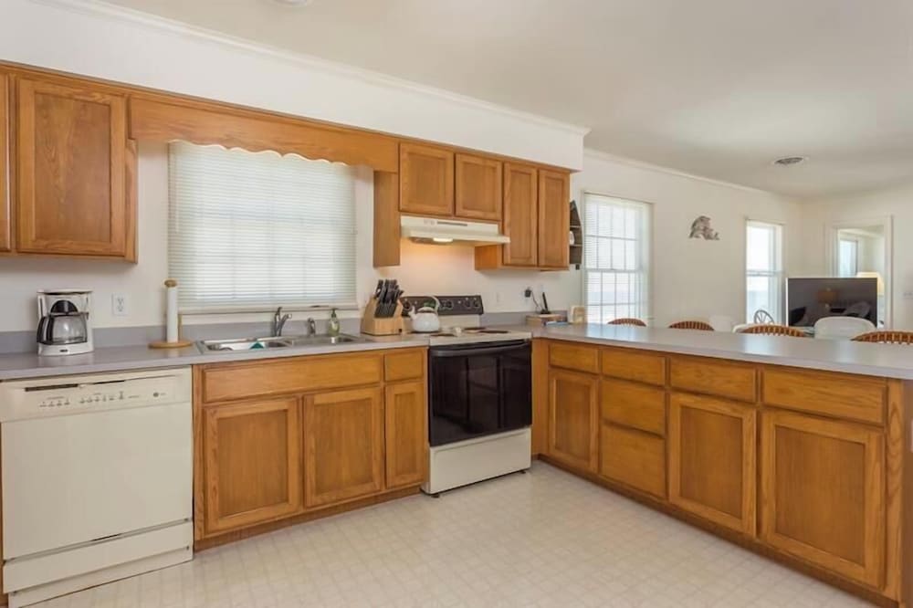 Rodney Avenue 3B