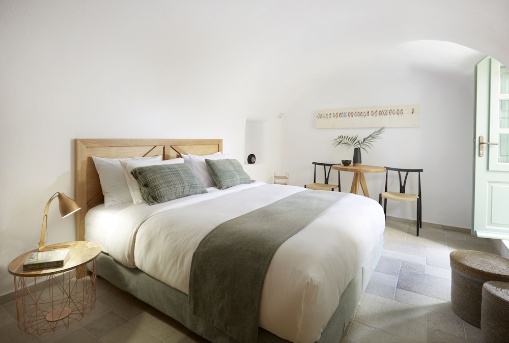 Yellow Orchid Cycladic House view 4