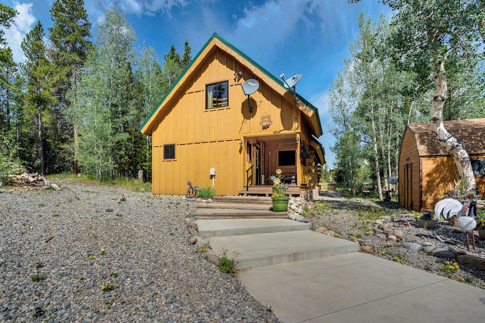 24str-00023 Fairplay Cabin w/ Hot Tub on 4 Acres!