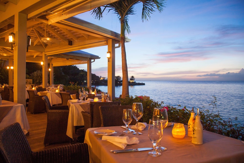 The Cove Suites at Blue Waters Resort and Spa - Property Image 17