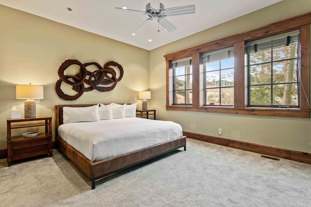 6565 Lookout Drive - Four Bedroom with Spa 4 Condo